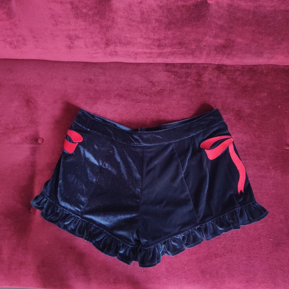 NWT Dolls Kill Sugar Thrillz Velvet Shorts XL